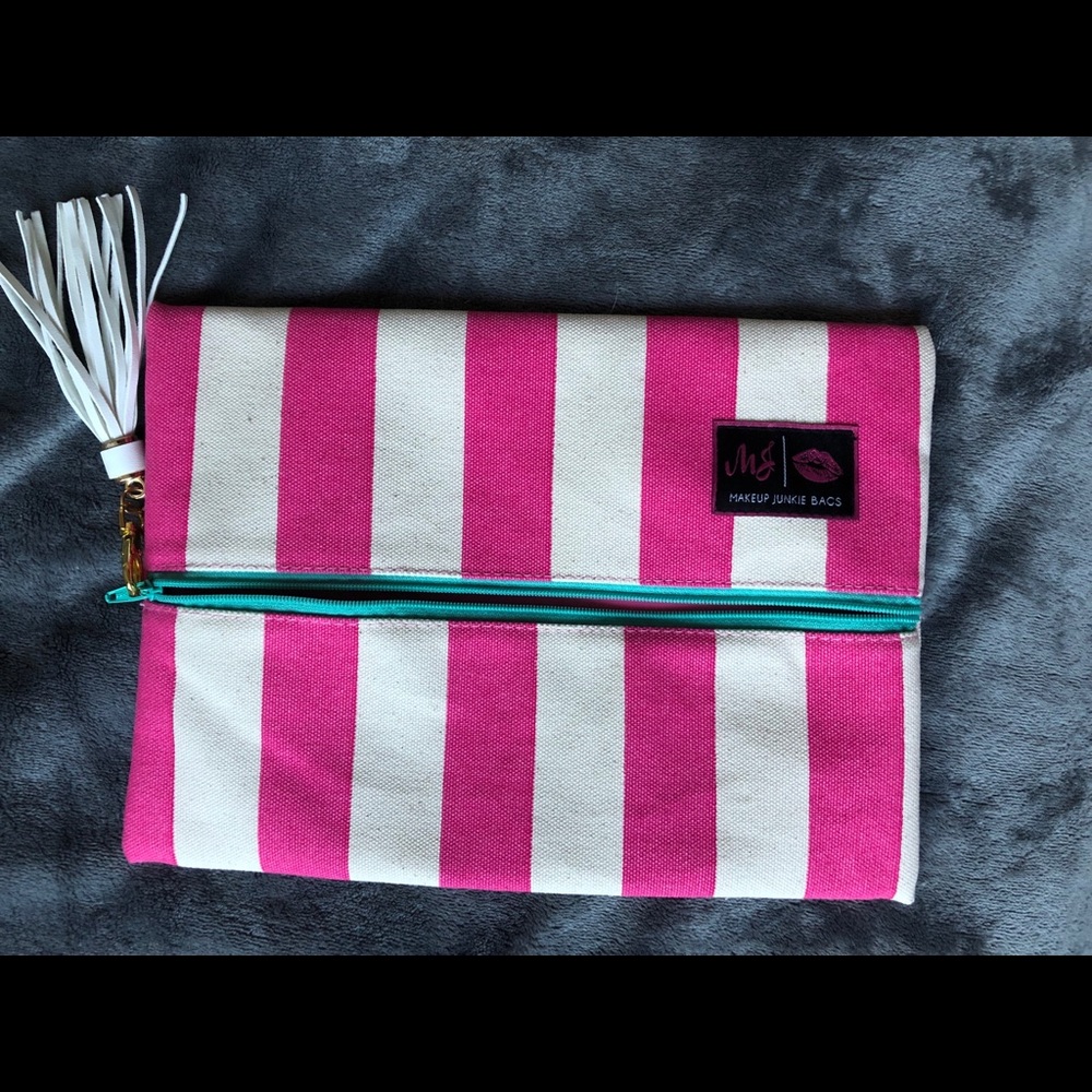 NWOT Makeup Junkie pink cabana medium bag